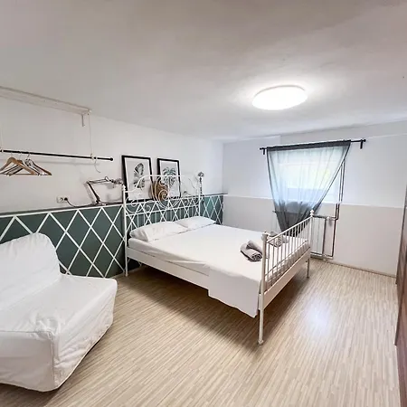 Apartment Mediterranean With Pool Vanganel